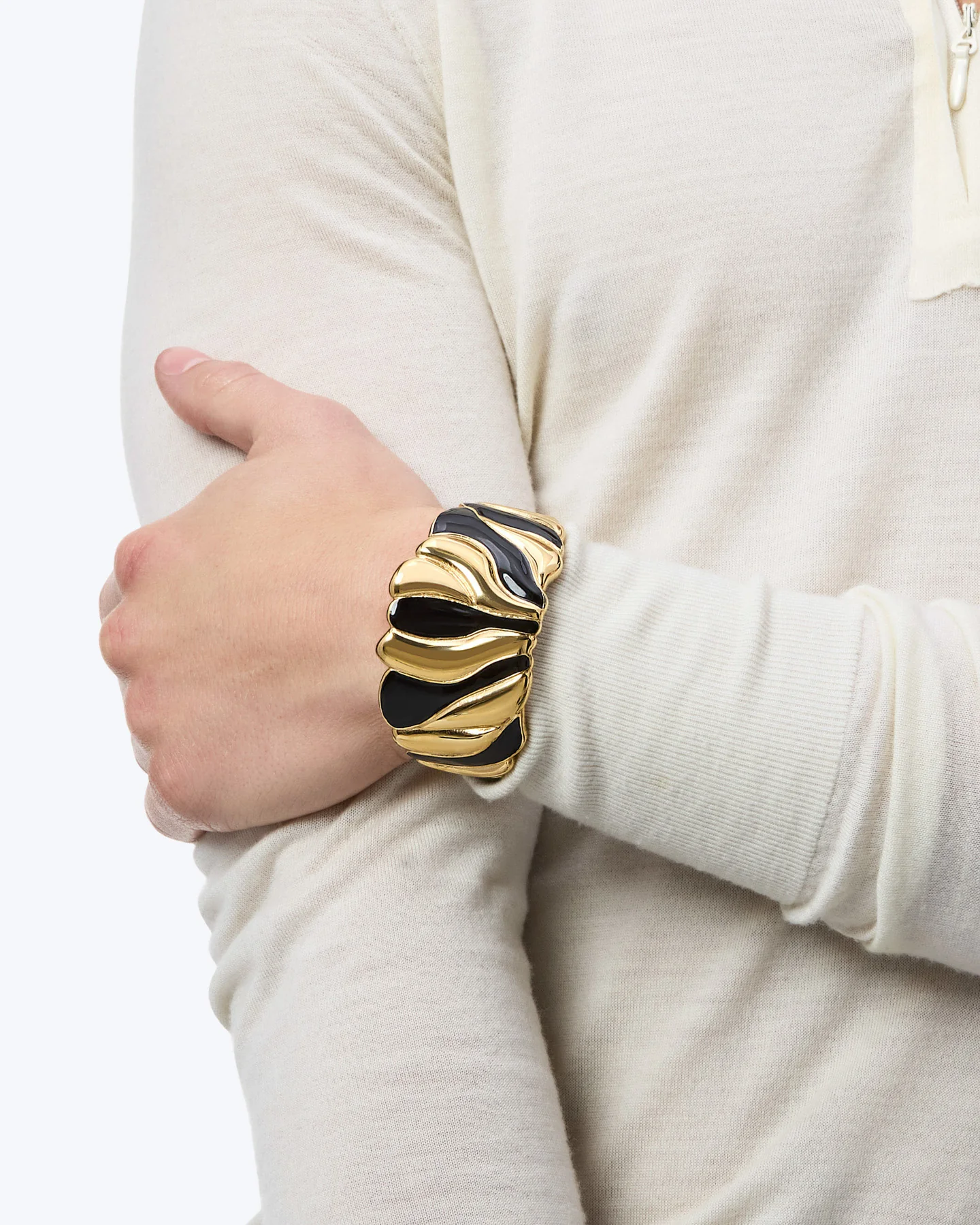 V1_Luar_Bracelet_01 - Image 10
